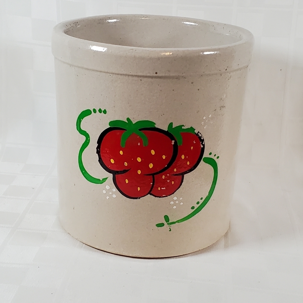 ❤️ Roseville Strawberry Crock